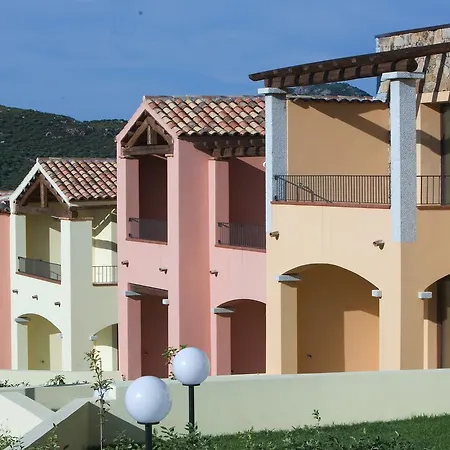 شقة فندقية Villaggio Turchese 4*